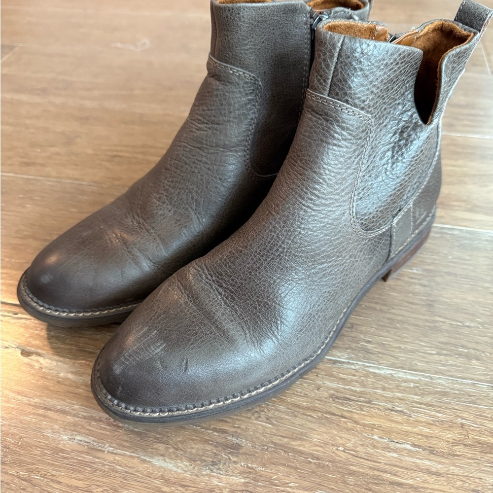 Franco Sarto Elin Gray Leather Ankle Boots Zip Pull Tab Size 9